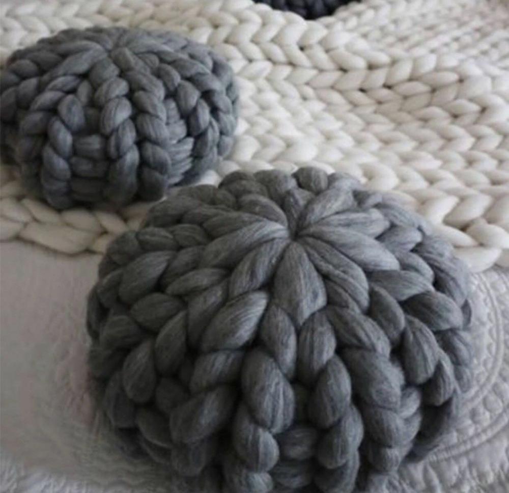 Creative Knitting Woollen Thread Throw Pillow – Designed for Modern Living