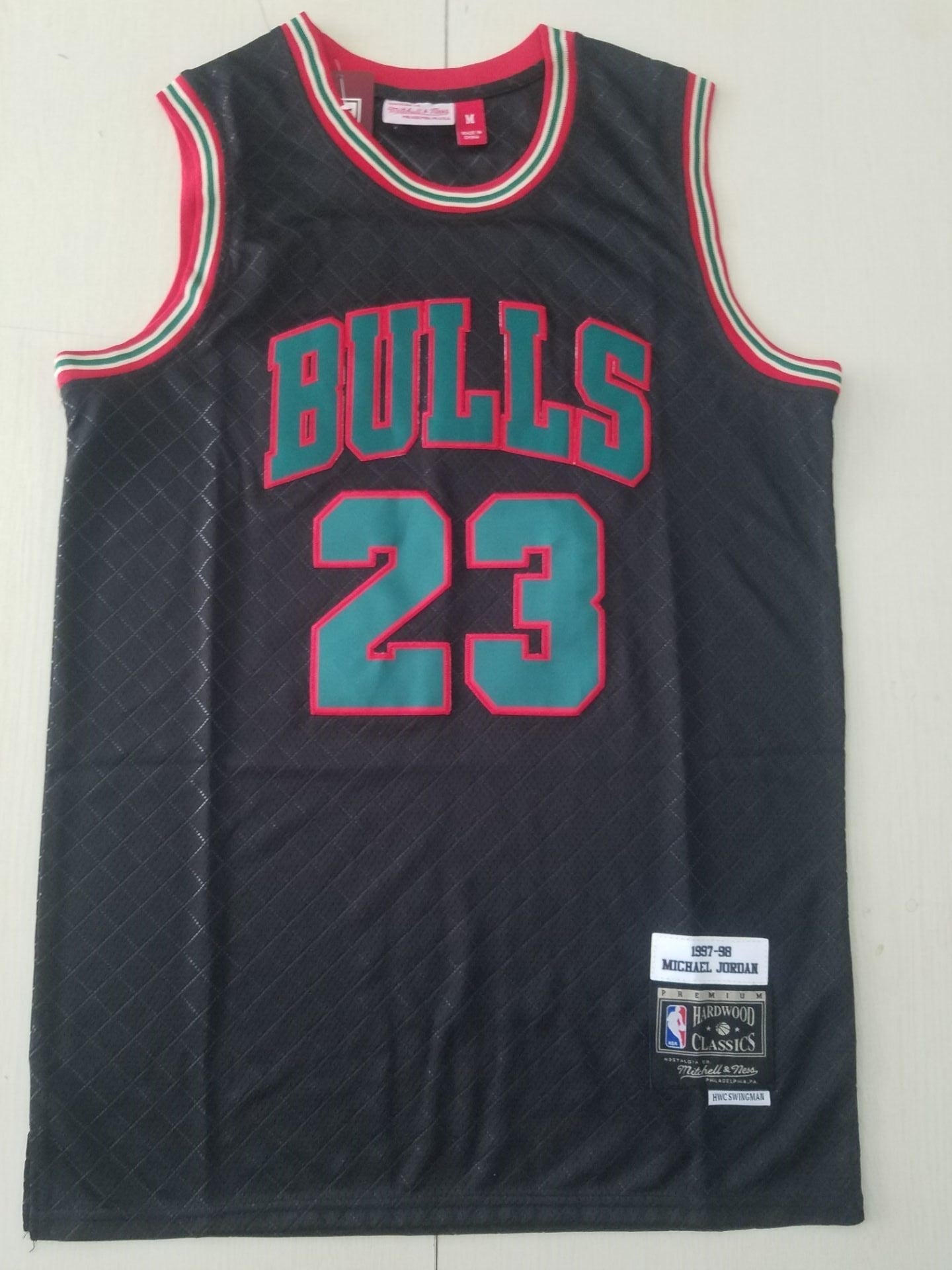 Men's Chicago Bulls Michael Jordan 1997-98 Hardwood Classics Swingman Jerseys