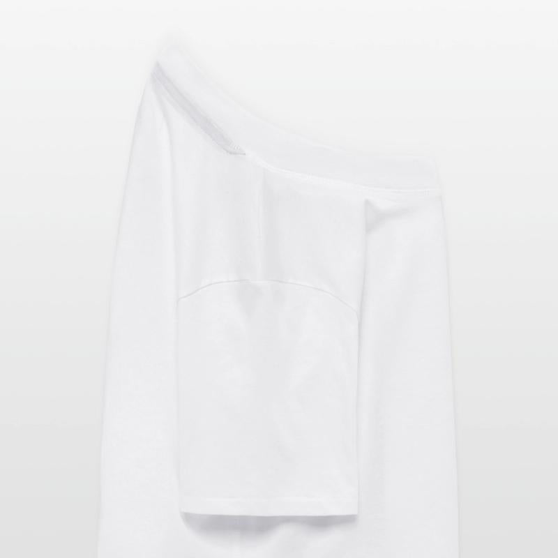 Flying Music Notes Scale Clef